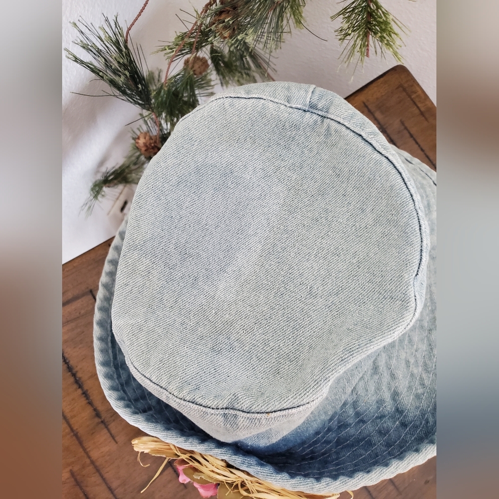 Vintage 90s Cotton Light Wash Denim Bucket Hat with Floral Raffia Detail - Picture 3 of 12